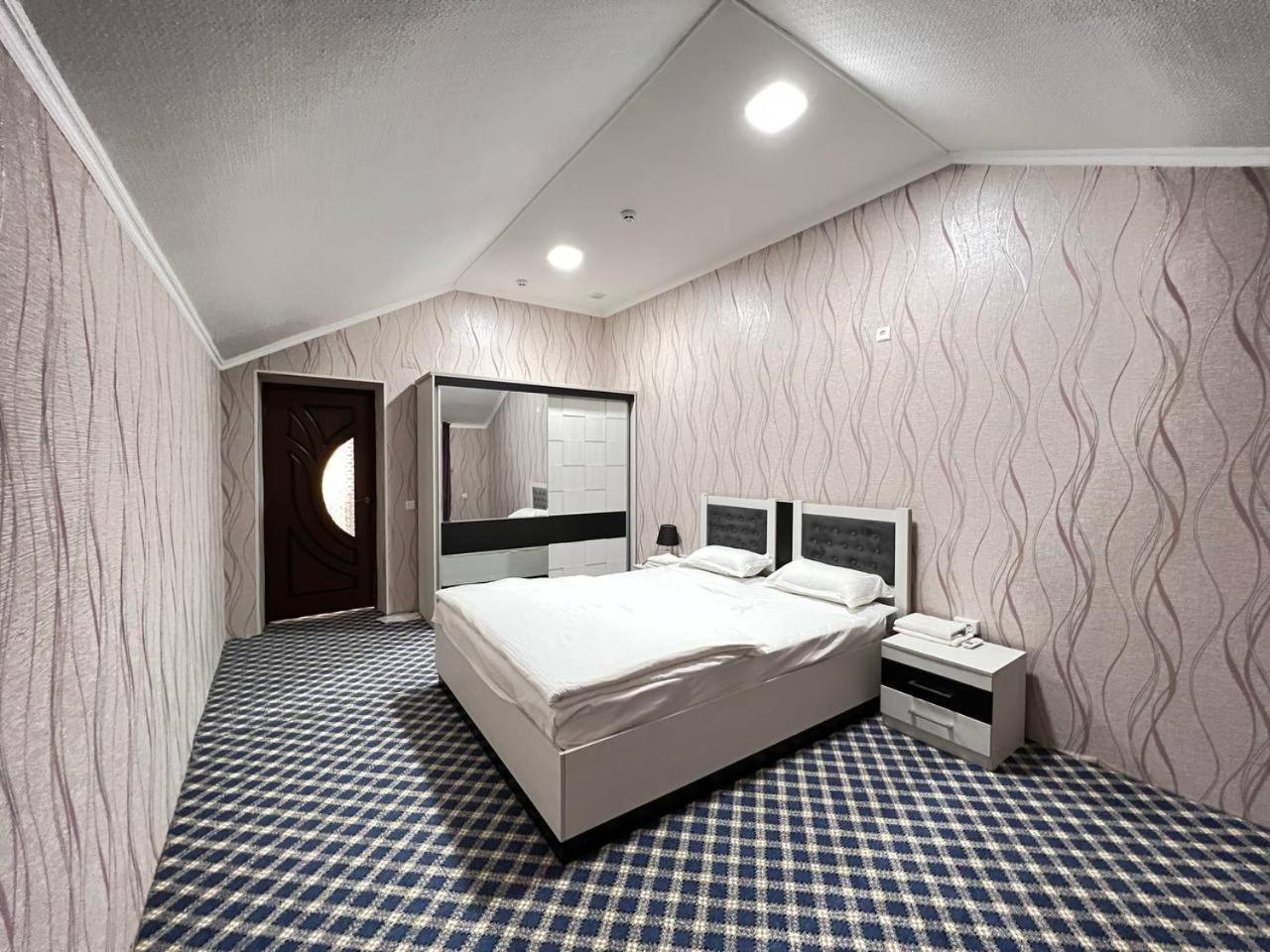Orom Hotel Fergana Kültér fotó